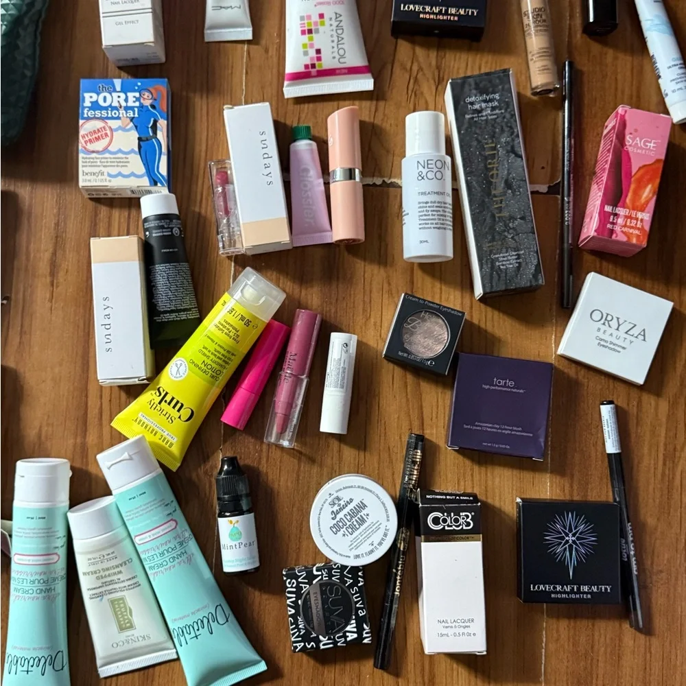 10 ipsy makeup & skincare bags lot